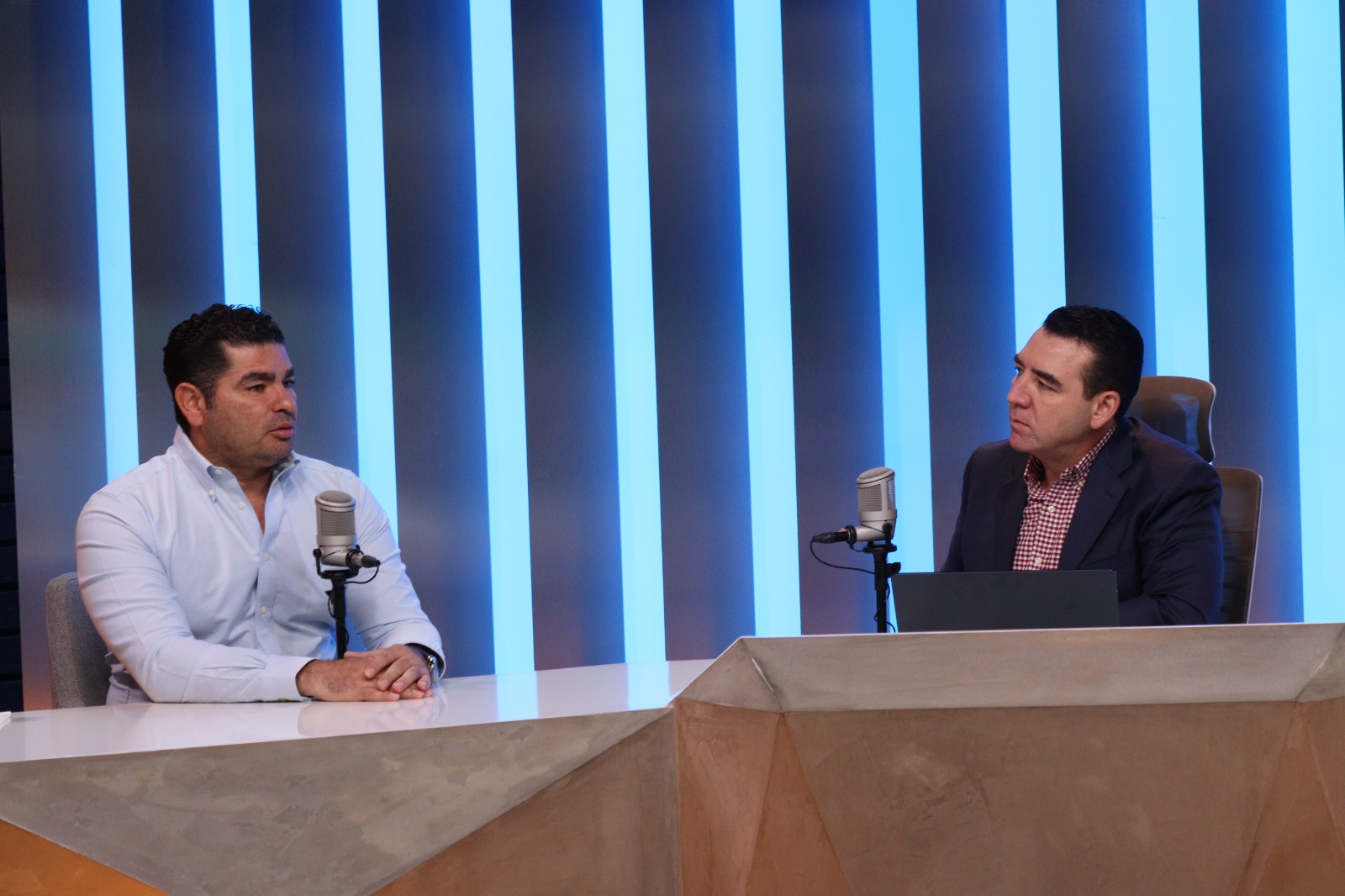 Rodolfo Valenzuela Sánchez con Luis Alberto Díaz en Los Noticieristas