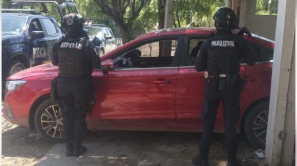 Recuperan un sedan abandonado y una moto robados en Culiacán, Sinaloa