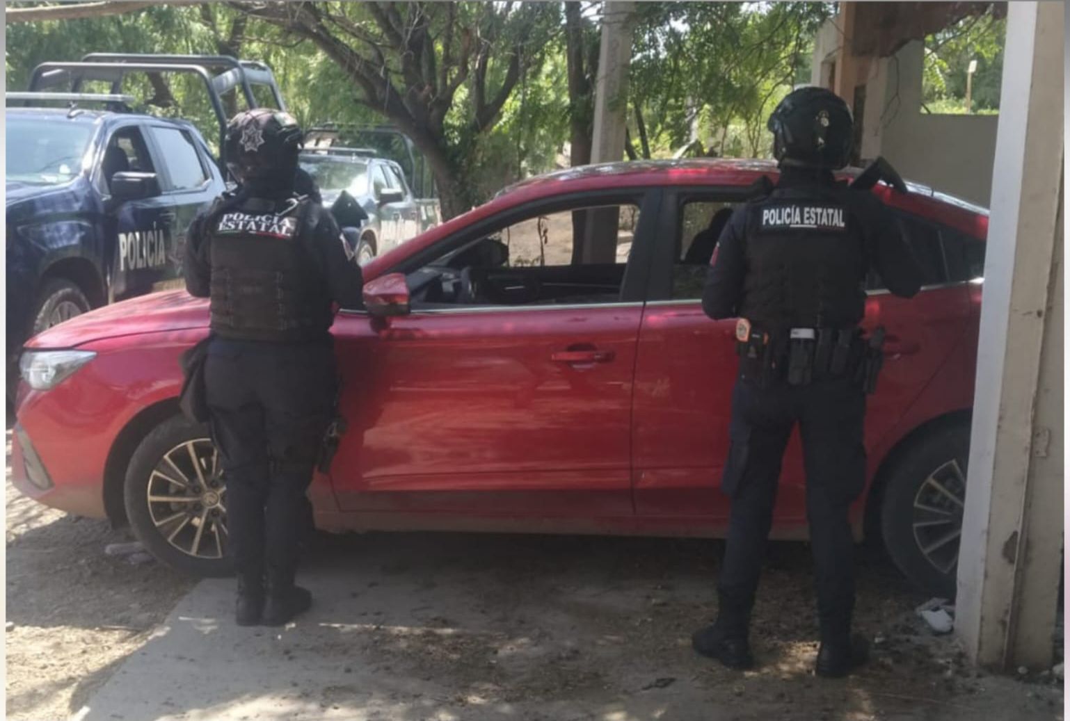 Sedan abandonado en Culiacán