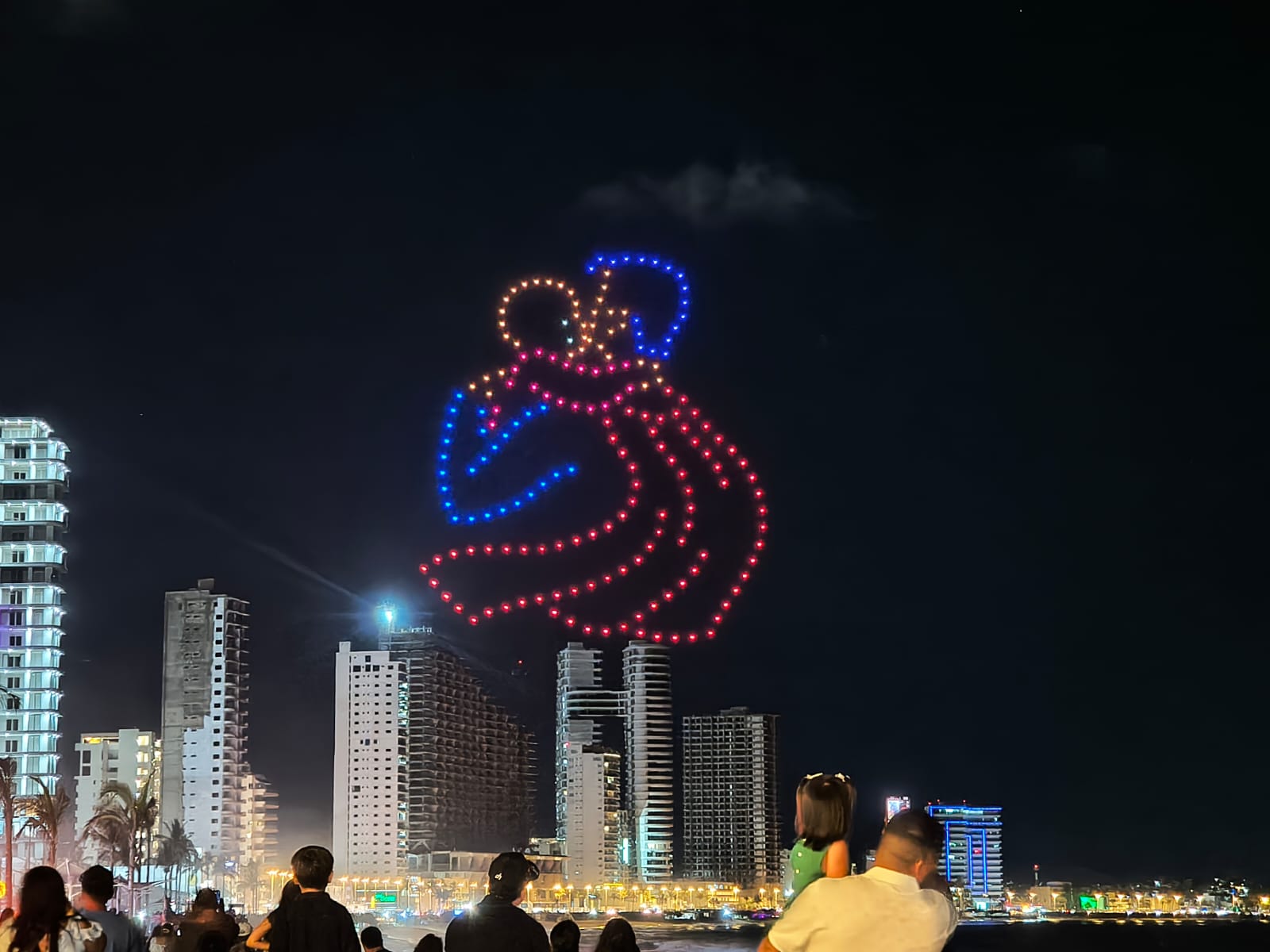 Show de luces por el Día del Padre en Mazatlán