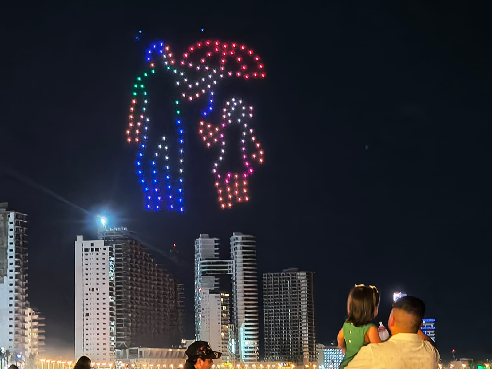 Show de luces por el Día del Padre en Mazatlán