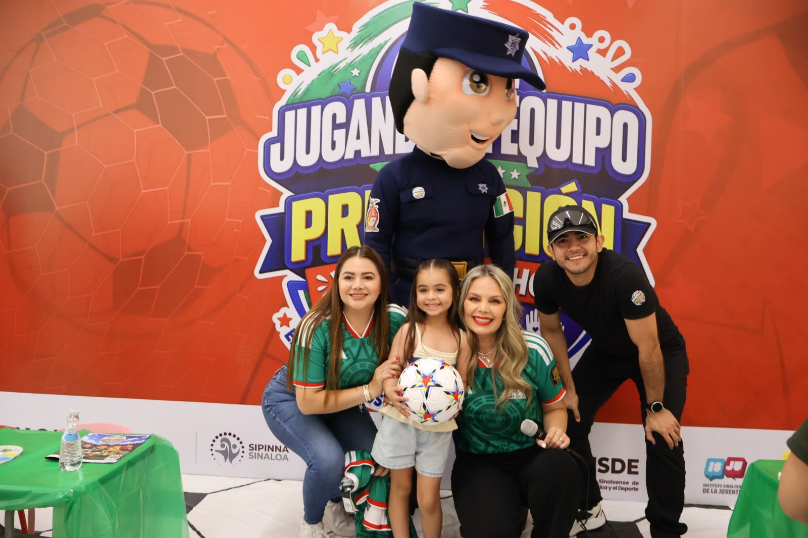 Sipinna Sinaloa realiza jornada recreativa por el Mundial de Futbol en Culiacán