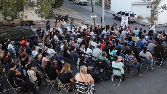 Tere Guerra sostiene “Diálogos Ciudadanos y Legislativos” con vecinos de la colonia Cañadas en Culiacán