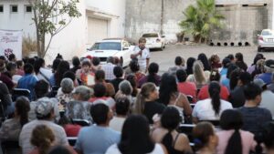 tere guerra con vecinos de la colonia cañadas en culiacan reunion