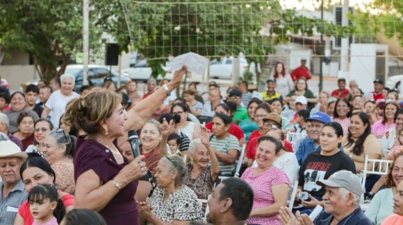 Llama Tere Guerra a respaldar proyecto de Claudia Sheinbaum durante encuentro con vecinos de Guasave, Sinaloa