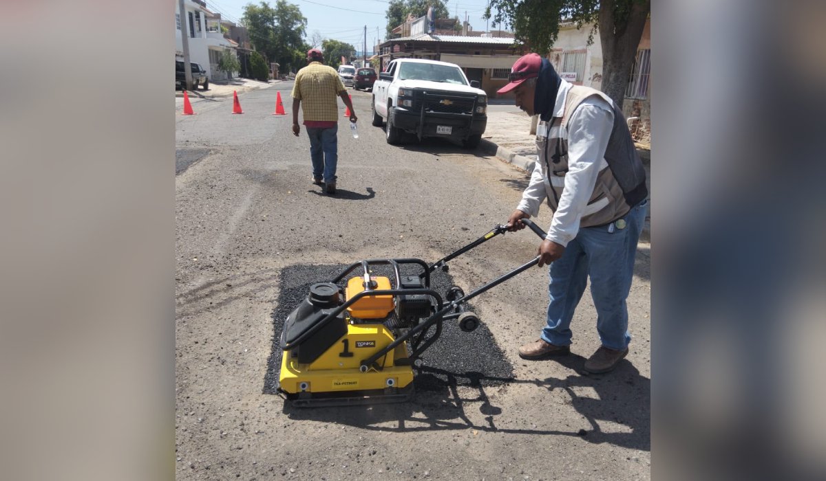 Trabajos de bacheo en Ahome