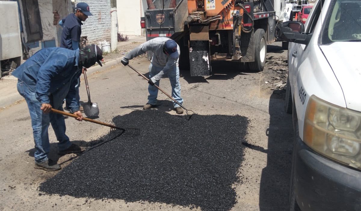 Trabajos de bacheo en Ahome