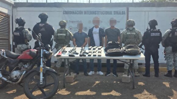 Detienen a tres hombres, uno de ellos menor de edad, durante operativo en Hacienda Molino de Flores de Culiacán, Sinaloa