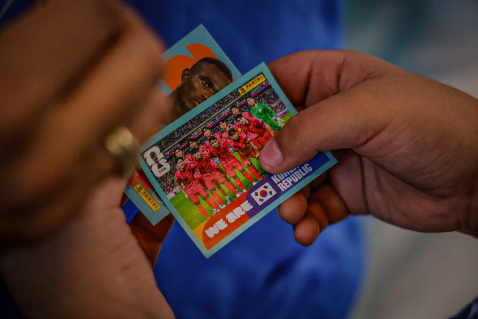 Lotería futbolera e intercambio de estampas del Mundial en Plaza Fiesta, Culiacán