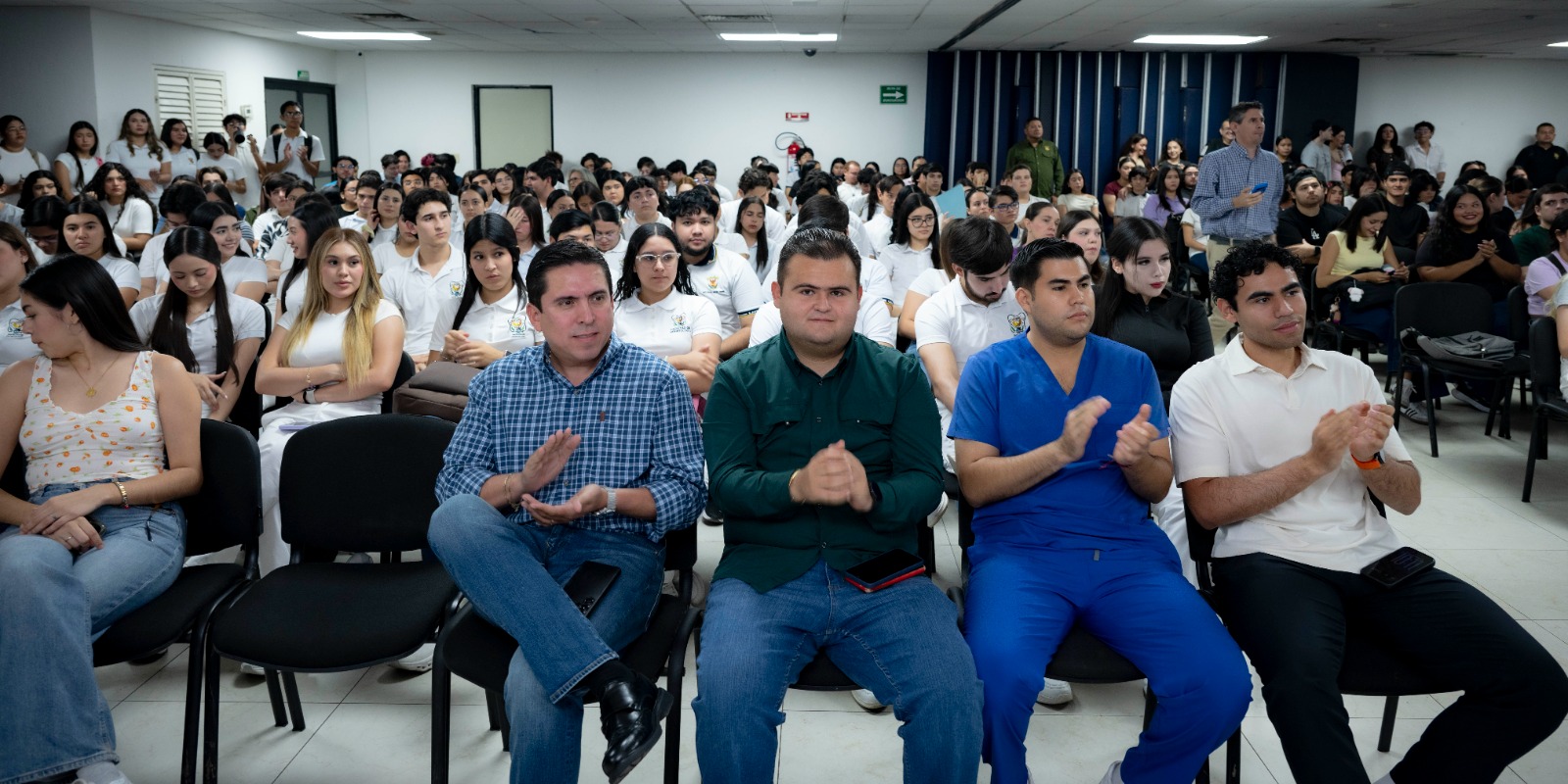 UAS realiza foro sobre el uso del celular en los jóvenes de México
