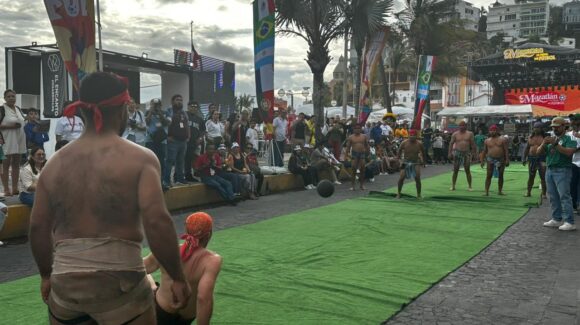 Entre goles y tradición milenaria, la ulama conquista la Fiesta del Futbol en Mazatlán, Sinaloa