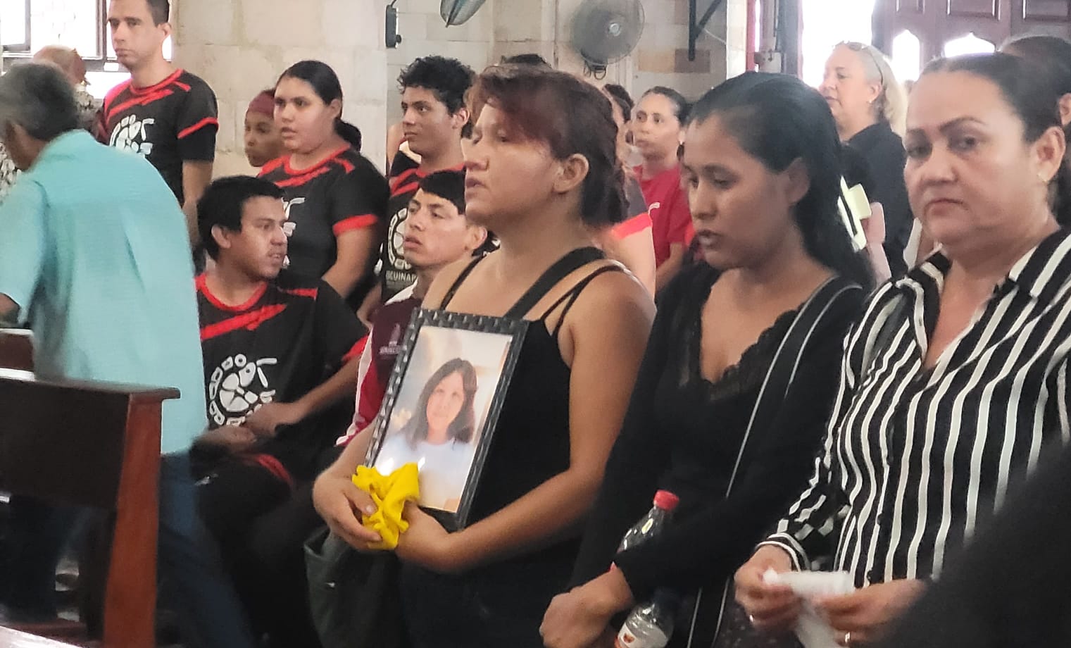 Dan último adiós a Ramiro y Grecia en Escuinapa, Sinaloa; le cumplen a la paratleta su cortejo de XV años