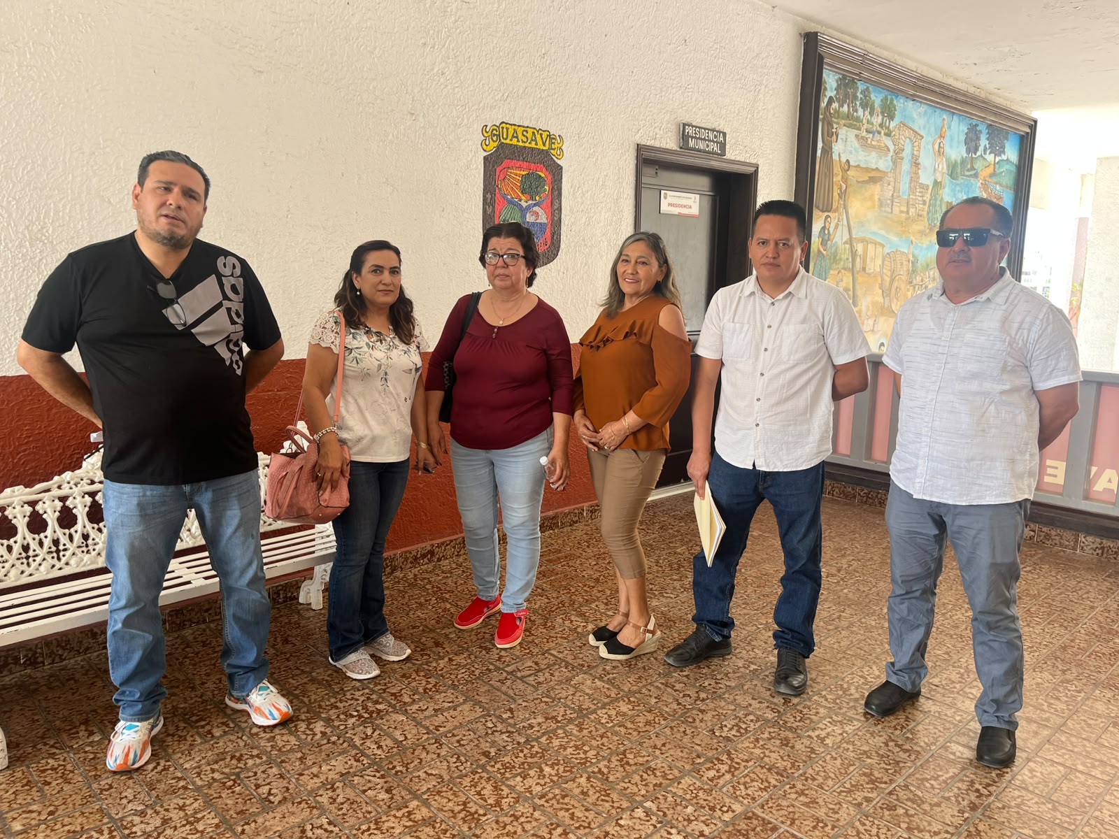 Vecinos de la colonia STASE de Guasave