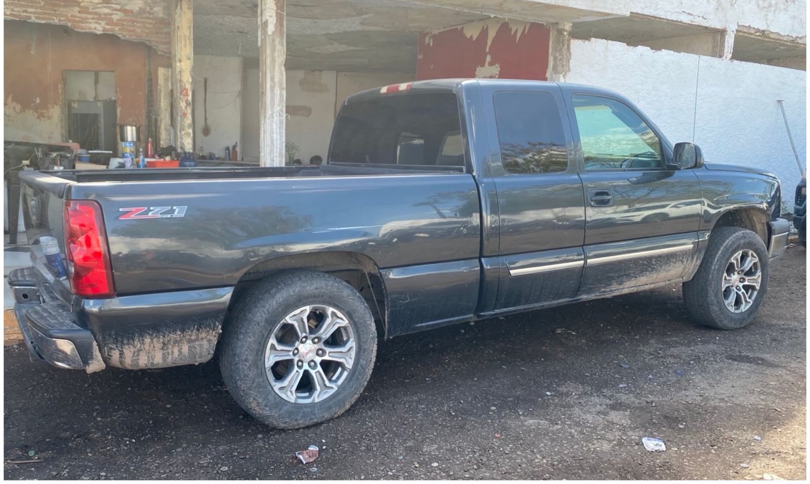Vehículo robado asegurado en Sinaloa