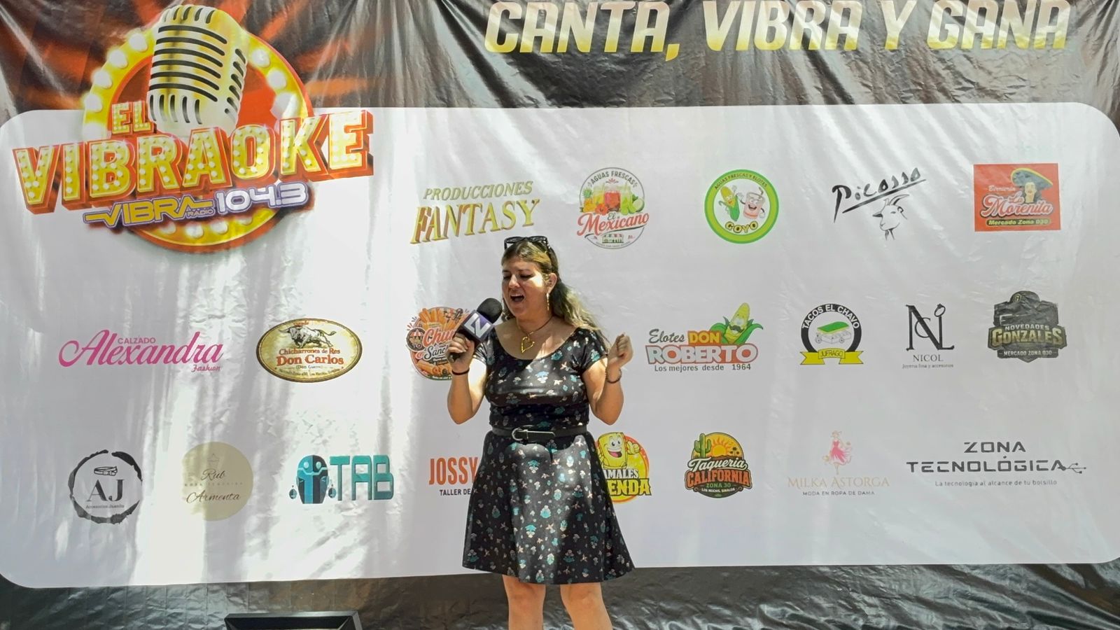 Vibra Radio y Los Noticieristas celebran con Vibraoke en Los Mochis su quinto aniversario