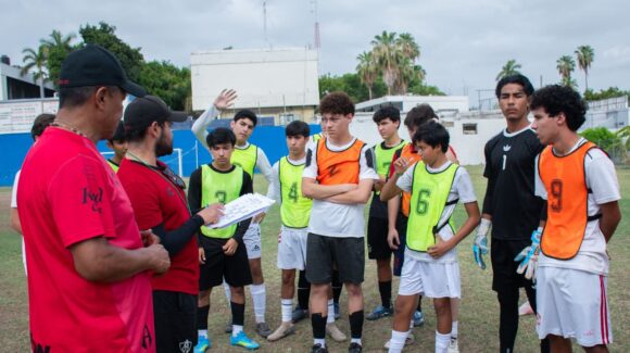 Más de mil futbolistas asisten a las visorías del Club Atlas en Culiacán