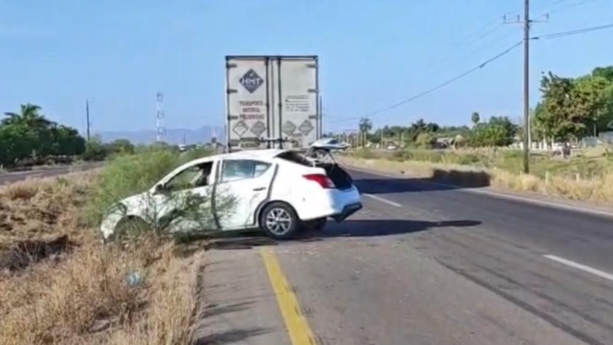 volcadura en el poblado cinco de ahome sinaloa