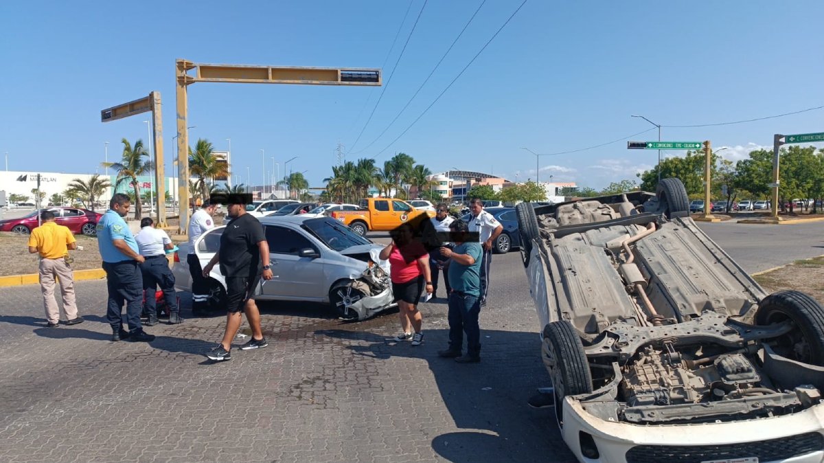 volcadura en mazatlan sinaloa lugar