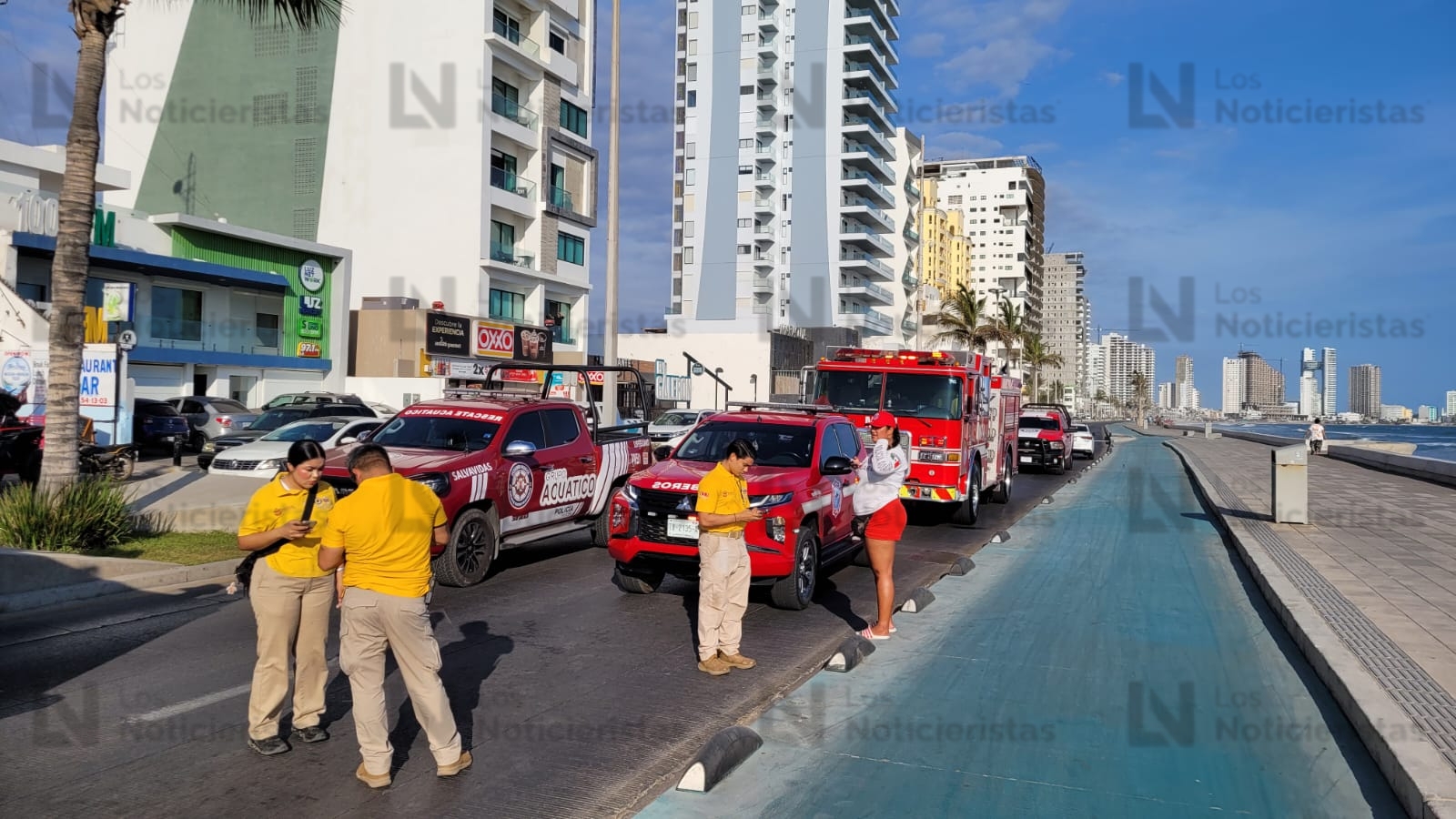Volcadura en el malecón de Mazatlán
