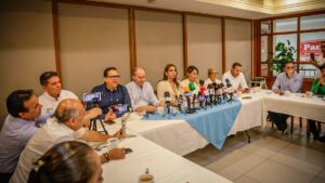 wendy barajas presidenta del pan estatal conferencia