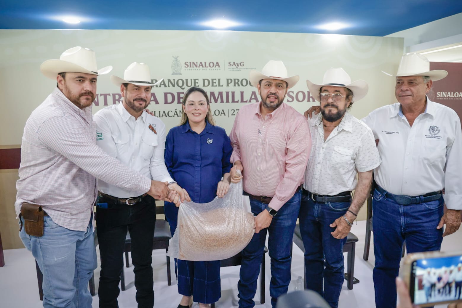 Arranca entrega de semilla de sorgo en Sinaloa