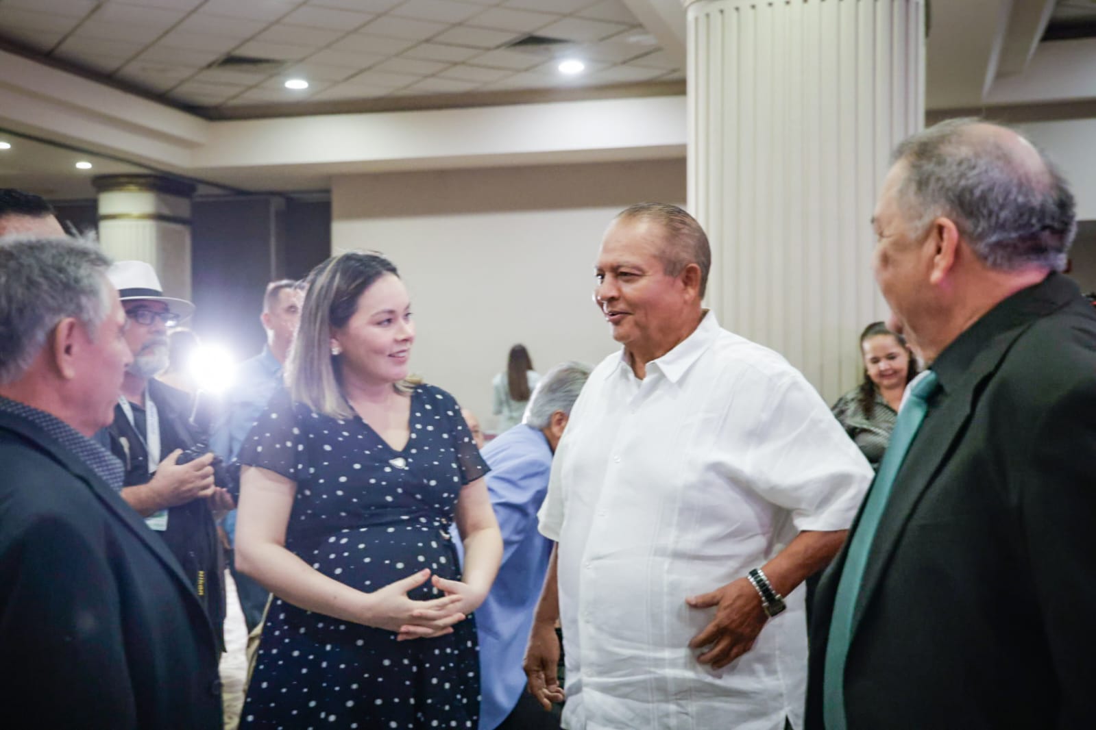 Yeraldine Bonilla Valverde con Fausto Castaños