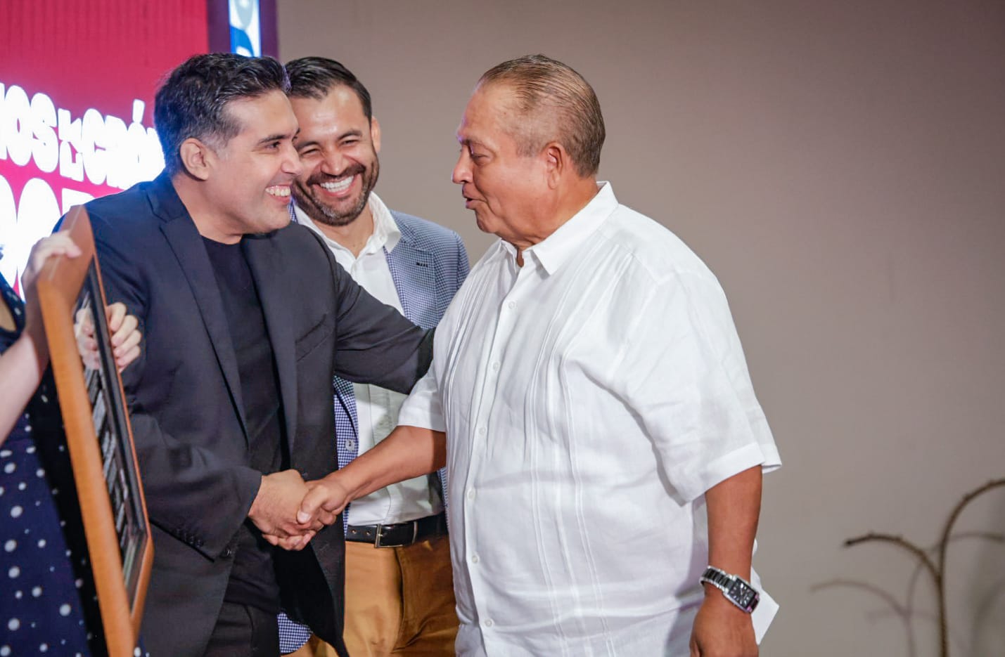 Yeraldine Bonilla reconoce a cronistas deportivos