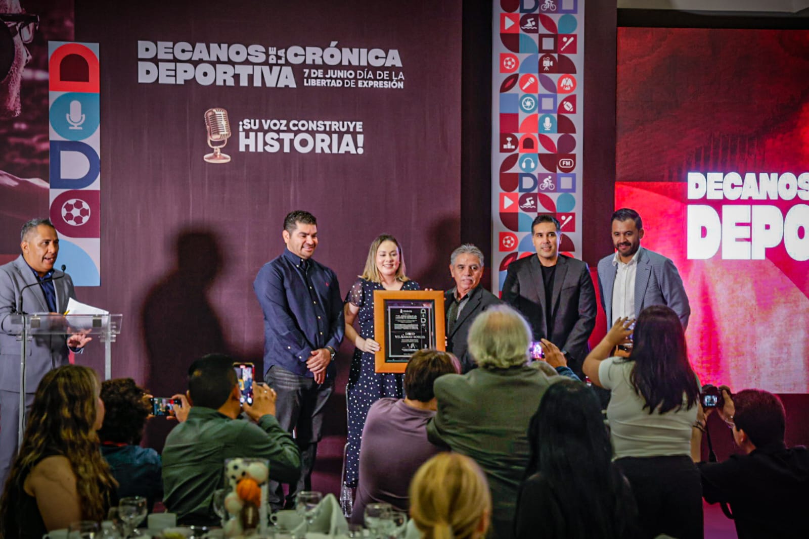 Yeraldine Bonilla reconoce a cronistas deportivos