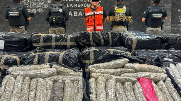 Detienen a una persona y aseguran más de una tonelada de mariguana en Tabasco