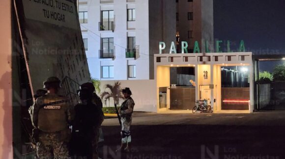 Abaten a sicario tras cateo en departamentos del Humaya en Culiacán, Sinaloa, donde horas antes detuvieron a cuatro