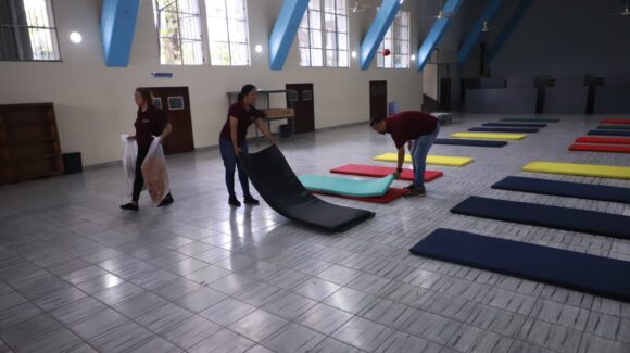 Se activa en Mazatlán, Sinaloa refugio temporal en el ICO; DIF está listo para recibir a familias afectadas por las lluvias
