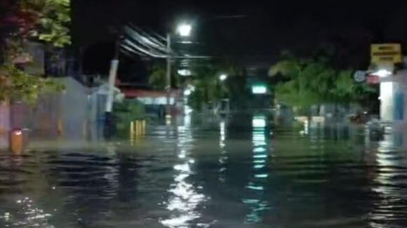 Apagones tras intensa lluvia en Mazatlán, Sinaloa; decenas de colonias quedaron sin luz; CFE trabaja para restablecer el servicio