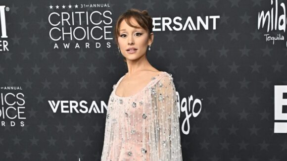 Ariana Grande demandó a hackers que filtraron material inédito privado