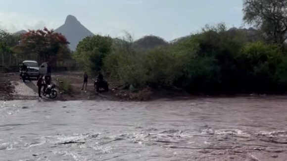 PC de Mocorito llama a no cruzar arroyos crecidos en esta temporadade lluvias; hay cinco puntos de mayor riesgo