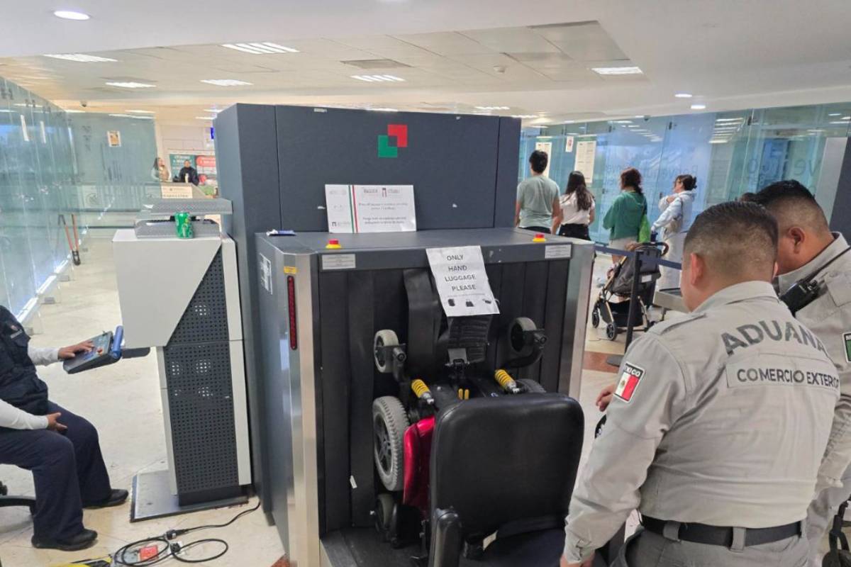 Aseguran más de 12 kilos de cocaína en silla de ruedas en el Aeropuerto de Cancún