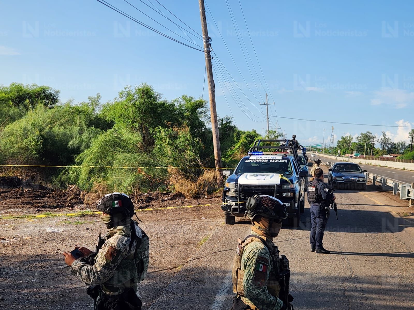 Asesinado y con mensaje localizan a un hombre a la orilla de la carretera Culiacán-Eldorado, en Costa Rica, Sinaloa