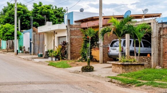 Ataque armado contra vivienda en la colonia Nuevo Milenio moviliza a fuerzas de seguridad en Mazatlán, Sinaloa