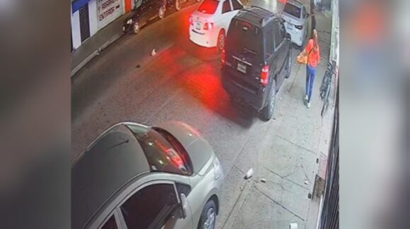 Buscan a conductor que arrolló a una mujer en la colonia Texas, en Los Mochis, Sinaloa