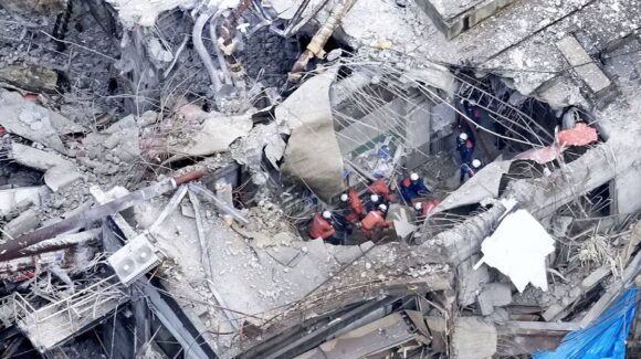 Aumentan a 28 los muertos tras terremoto de 7.1 en Japón
