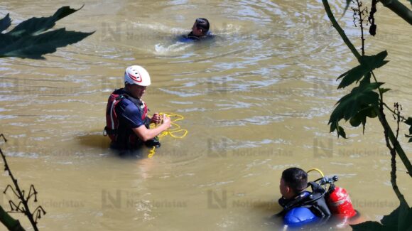 ¡Hay un ahogado y un rescatado! Automóvil cae al canal San Lorenzo desde el interior de La Primavera en Culiacán, Sinaloa