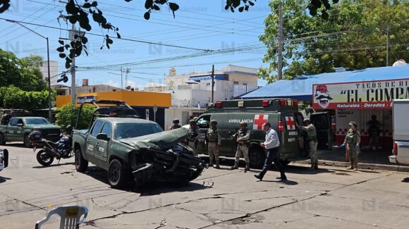 Choque entre patrulla del Ejército Mexicano y camioneta deja tres lesionados en Culiacán