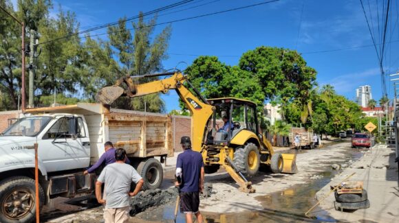 Cierran la calle Papagayos por renovación del drenaje en Mazatlán, Sinaloa; estas son las rutas alternas y el tiempo de la obra