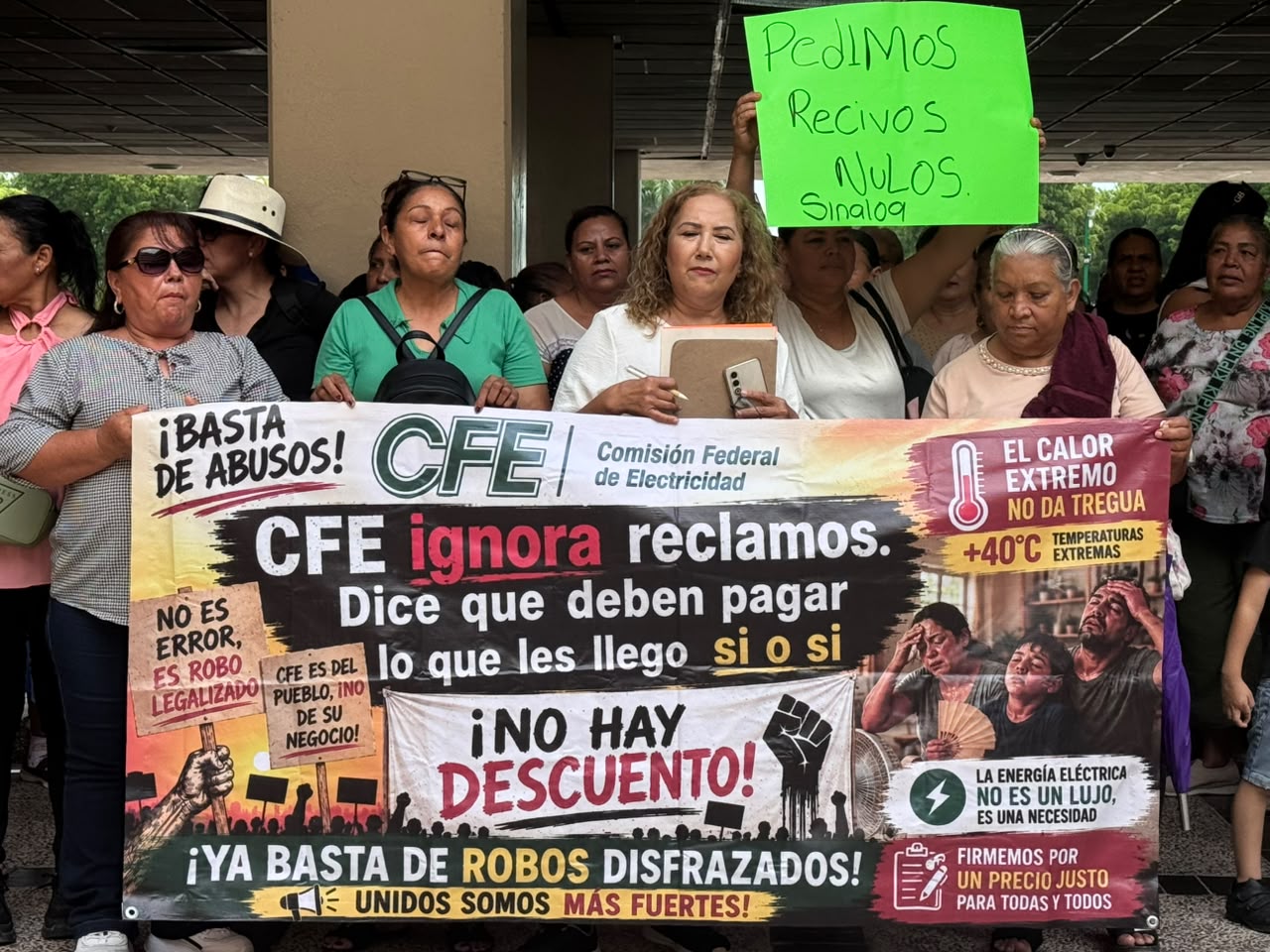 Ciudadanos se manifiestan de nueva cuenta por altos cobros de la CFE; acuerdan mesa de trabajo con el Gobierno del Estado