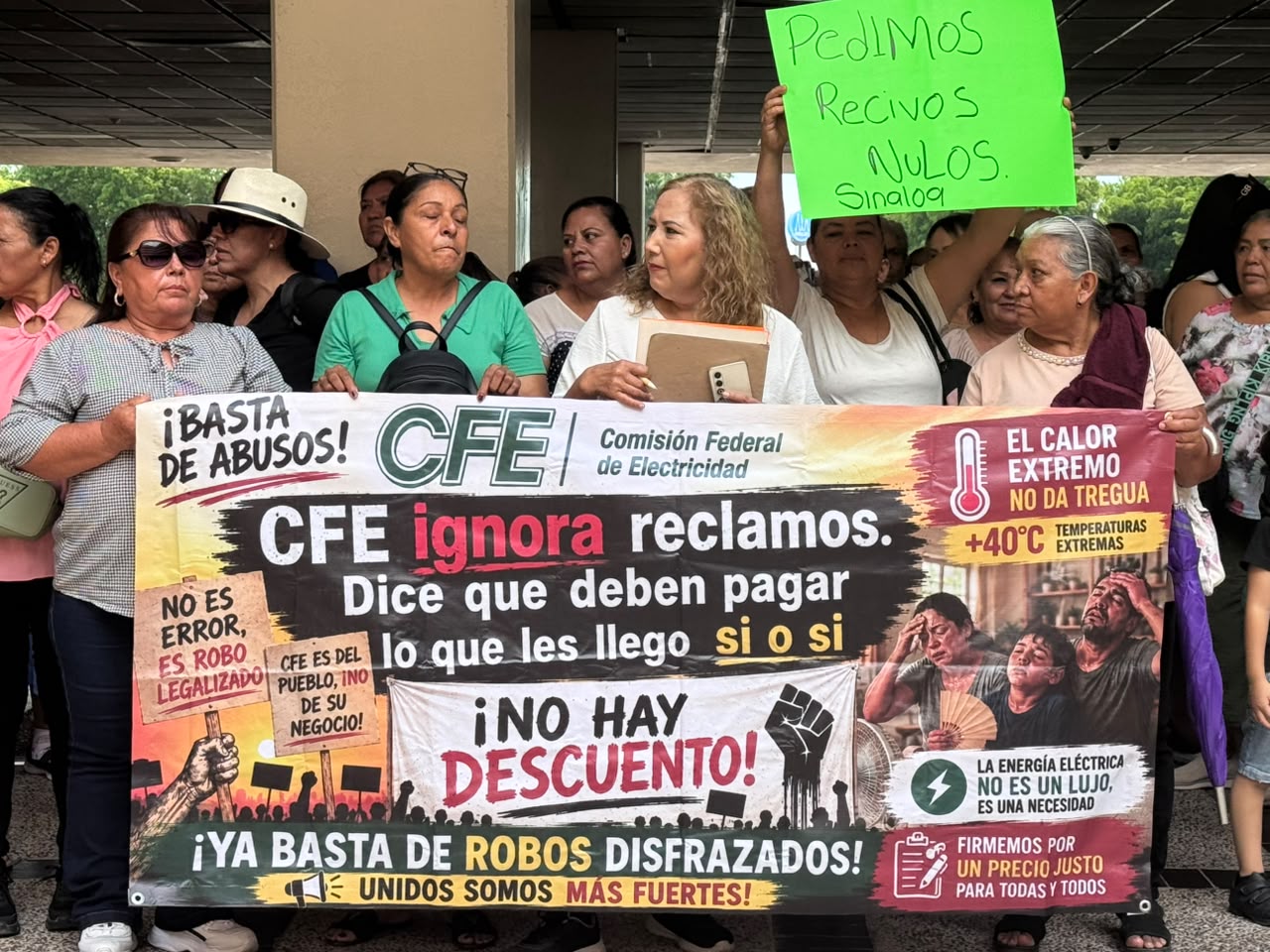 Ciudadanos se manifiestan de nueva cuenta por altos cobros de la CFE; acuerdan mesa de trabajo con el Gobierno del Estado