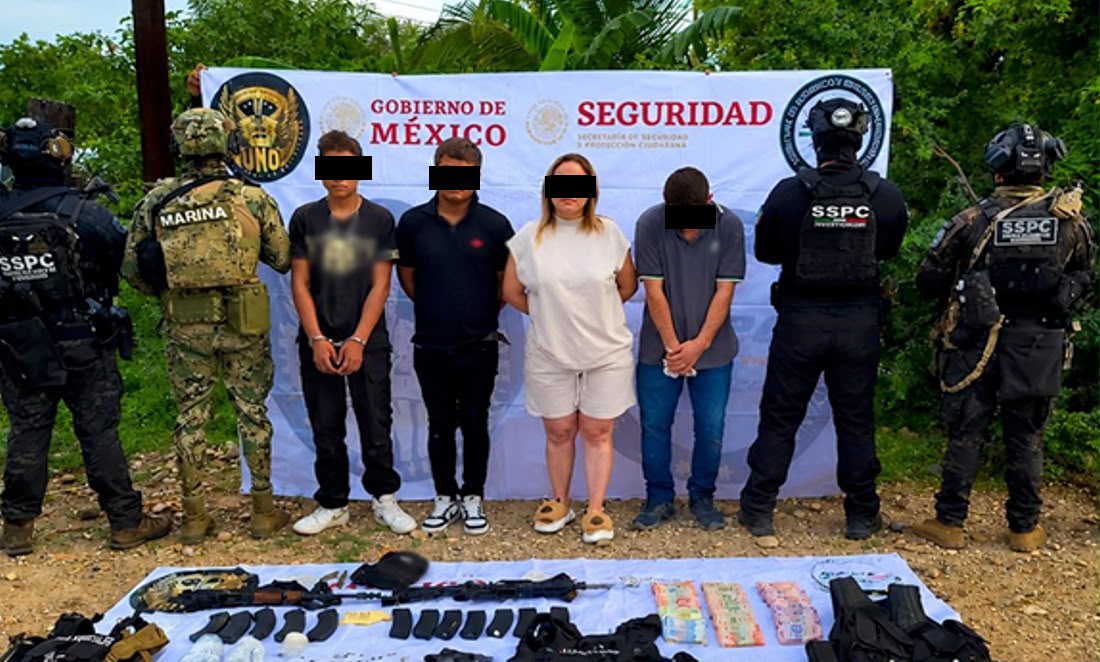 Con armas, droga y dinero, detienen a una mujer y tres hombres en Oso Viejo, Culiacán