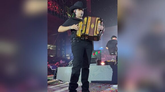 ¡Mazatlán, Sinaloa volvió a cantar con Cornelio Vega! El CUM vibró con una noche de éxitos, nostalgia y mucha música
