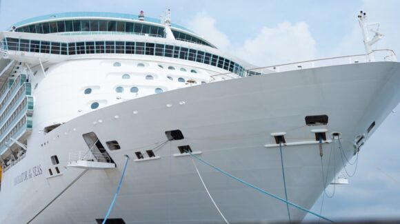 Más de 5 mil visitantes llegan por mar a Mazatlán, Sinaloa y reactivan la economía turística del puerto