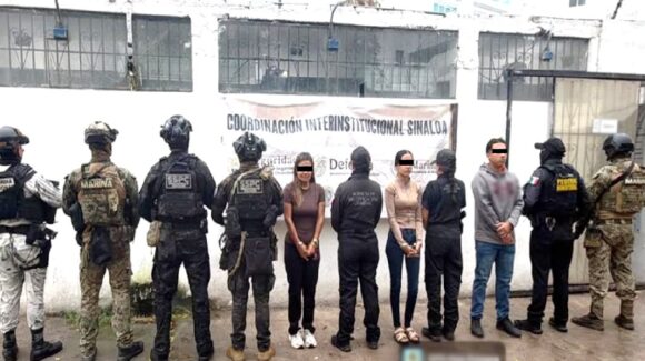 Detienen a dos mujeres y un hombre por secuestro y delincuencia organizada en Mazatlán y Escuinapa
