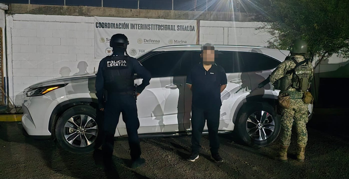 Detienen a sujeto con camioneta robada en Motel de Navolato, Sinaloa