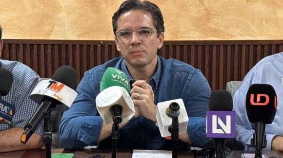 Avanza entre 50 y 60% el pago de anticipos a papeleros y textileros del programa de uniformes escolares: Secretaría de Economía